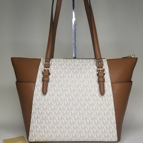 Michael Kors 2 PCS Should Purse Bag Charm Pom NWT - Picture 3 of 14